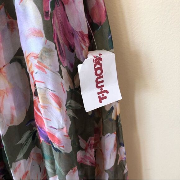 Bellaumbra Sleeveless Floral Dress - Picture 5 of 9